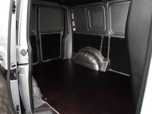 Volkswagen Transporter 2.0 TDI Euro 6 R-Line+ 2019 Diesel 24