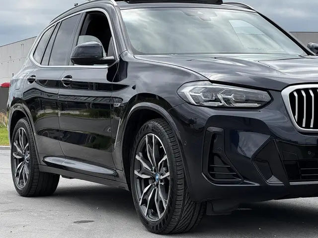 BMW X3 xDrive30e High Executive 2022 Hybride Benzine 12