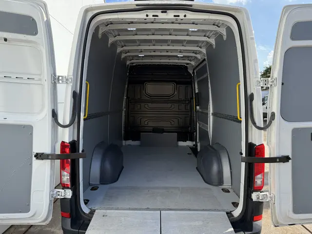 MAN TGE 3.180 2.0 TDI 2019 Diesel 13