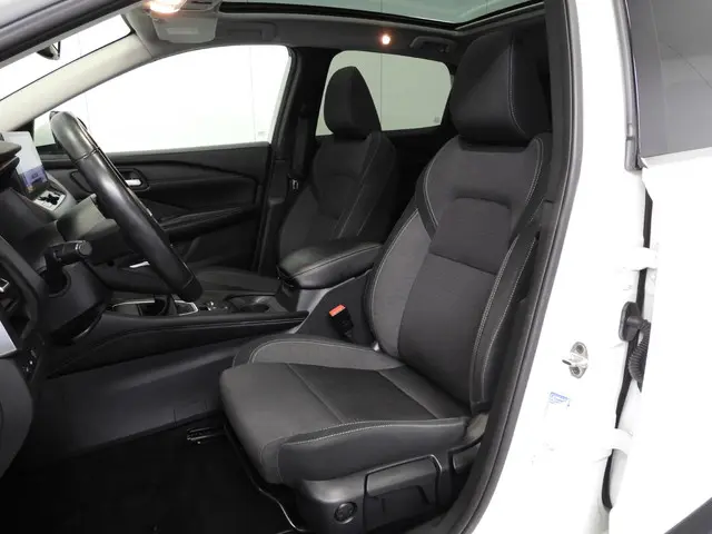 Nissan QASHQAI 1.3 MHEV N-Connecta Design 2023 Benzine 24