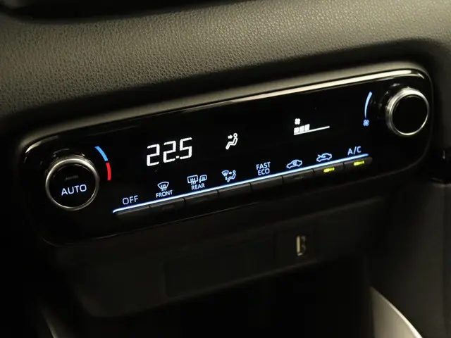 Toyota Yaris 1.5 Hybrid Active 2021 Hybride Benzine 29