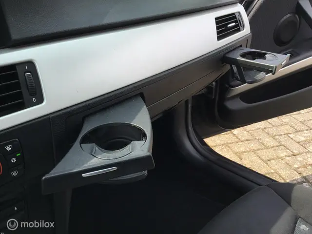 BMW 3 Serie Touring 318i Automaat 2012 Benzine 23