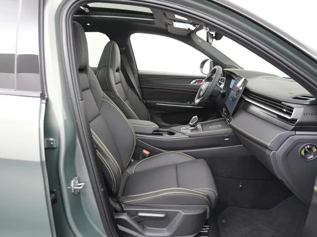 Lynk & Co 01 1.5 More 2025 Hybride Benzine 46