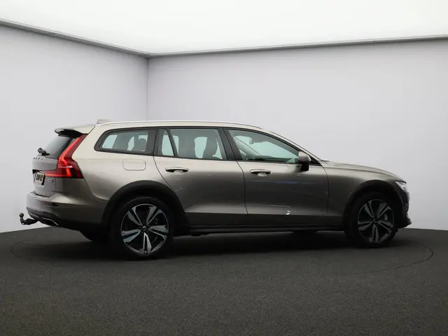 Volvo V60 Cross Country 2.0 B5 AWD Pro 2020 Benzine 28