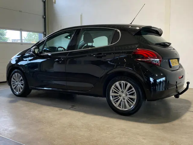 Peugeot 208 1.2 PureTech Allure 2016 Benzine 2