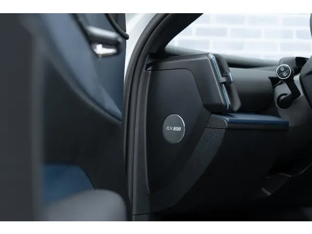 Volvo EX30 Extended Range Plus 69 kWh 2024 Elektrisch 12