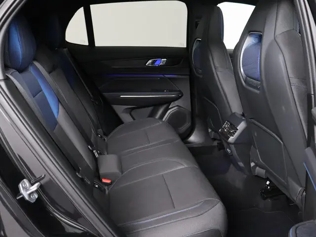 Lynk & Co 01 1.5 2023 Hybride Benzine 37