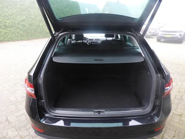 Škoda Superb Combi 1.8 TSI Business 2016 Benzine 9