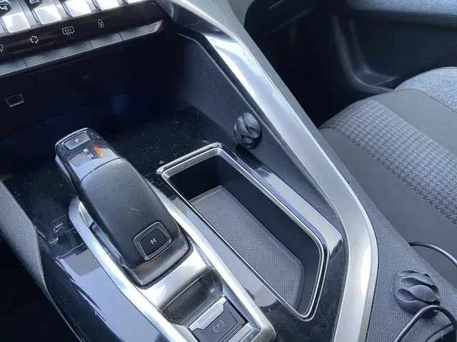 Peugeot 3008 1.2 PureTech Active Pack 2019 Benzine 21