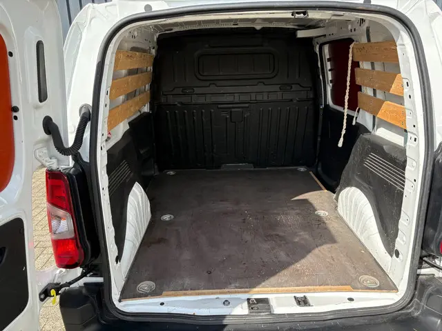 Toyota ProAce CITY 1.5 D-4D Cool Comfort 2020 Diesel 22