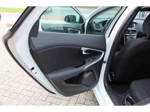 Volvo V40 1.6 T2 2014 Benzine 17