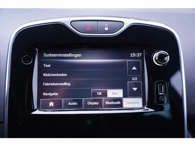 Renault Clio Estate 0.9 TCe Night&Day 2015 Benzine 48