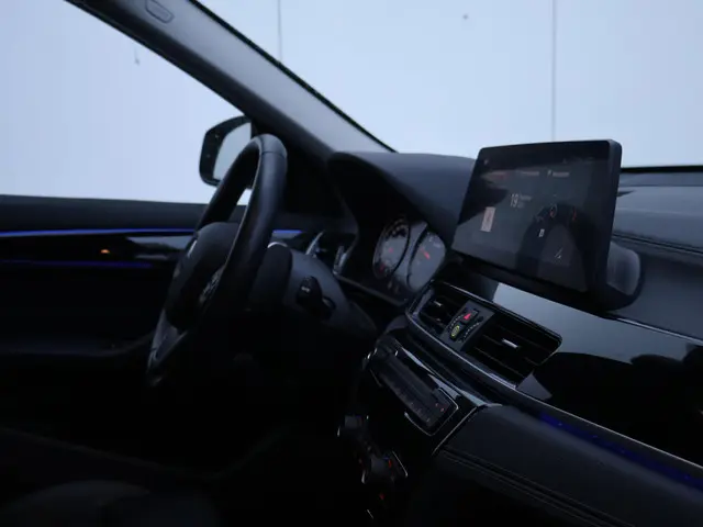 BMW X1 sDrive18i Business Edition Plus 2021 Benzine 37