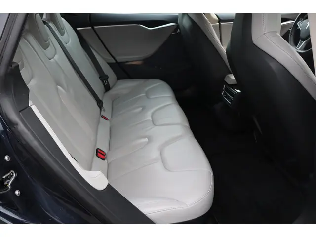 Tesla Model S 85 Base 2014 Elektrisch 16