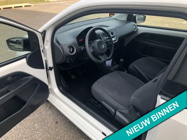 Volkswagen up! 1.0 cheer up! BlueMotion 2013 Benzine 8