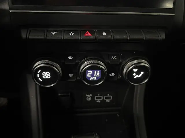 Renault Captur 1.3 mild hybrid 160 techno 2023 Benzine 32