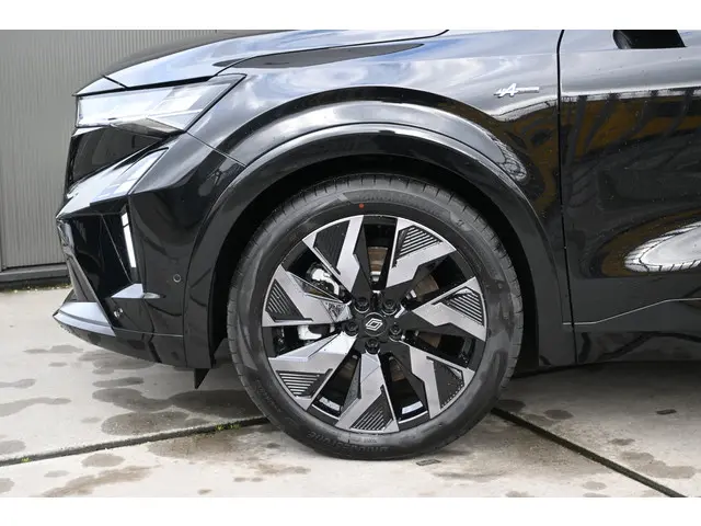 Renault Rafale esprit Alpine 2026 Hybride Benzine 10