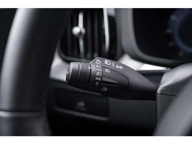 Volvo XC60 B5 Plus Dark 2023 Benzine 25