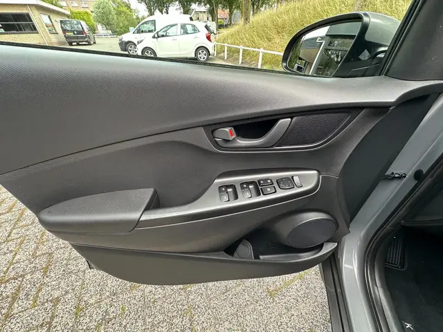 Hyundai Kona 1.0 T-GDI i-Drive 2020 Benzine 17