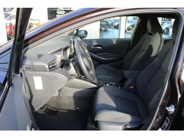 Toyota Corolla 1.8 Hybrid Active 2021 Hybride Benzine 25