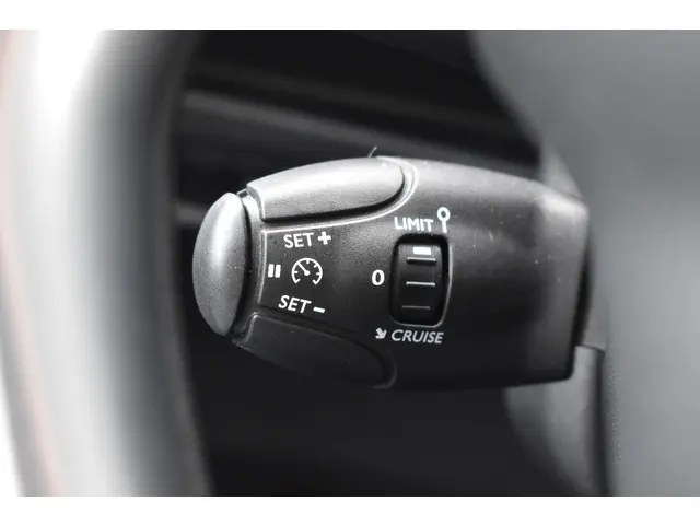 DS DS 3 PureTech 82 Business 2016 Benzine 14