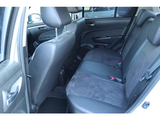 Suzuki Swift 1.2 COMFORT EASSS X-TRA 2015 Benzine 12