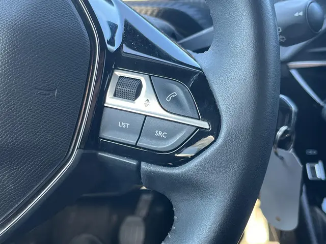 Peugeot 2008 1.2 PureTech Active Pack 2022 Benzine 10