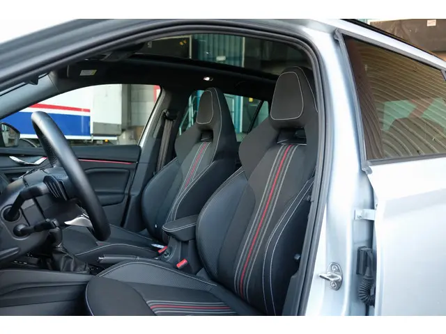 Škoda Kamiq FL 1.0 TSI DSG Monte Carlo 2024 Benzine 14