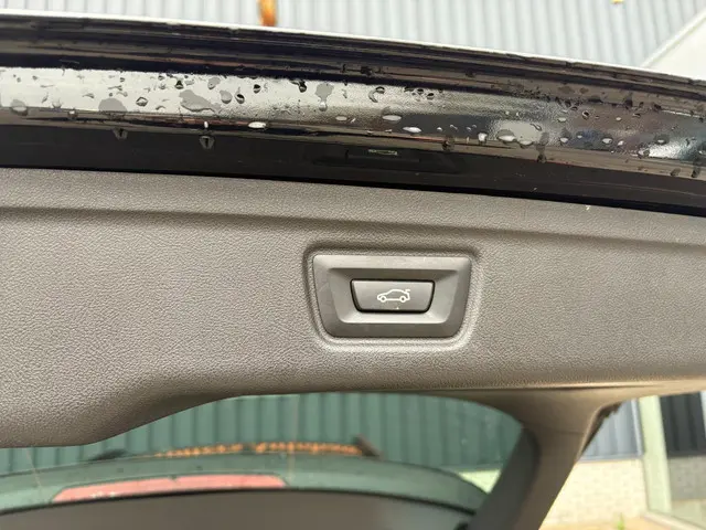 BMW 3 Serie Touring 320i High Executive M 2022 Benzine 25