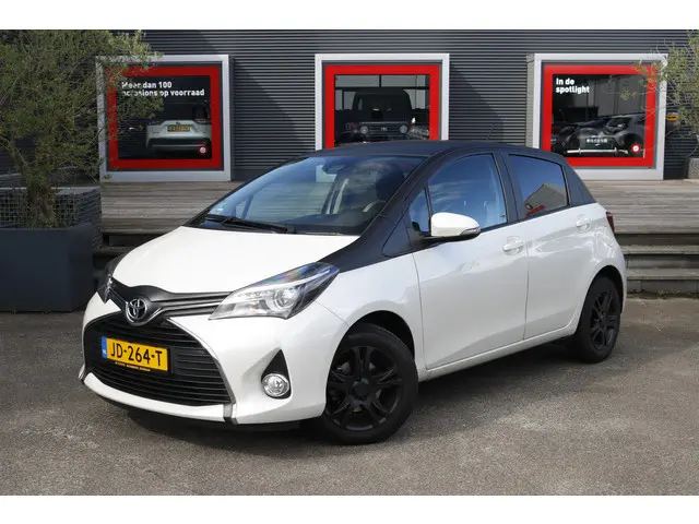 Toyota Yaris 1.3 VVT-i Trend Bi-Tone 2016 Benzine