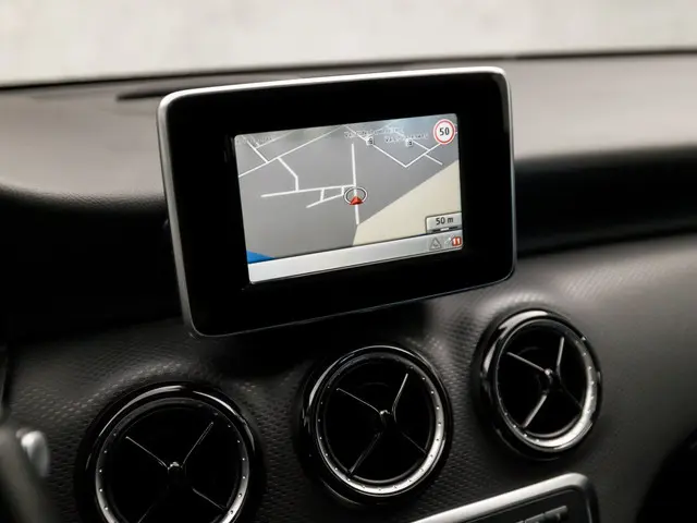 Mercedes-Benz A-Klasse 180 Black Sport 2013 Benzine 8