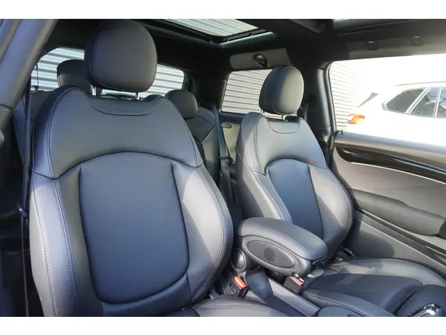 MINI Electric Cooper SE 2023 Elektrisch 8