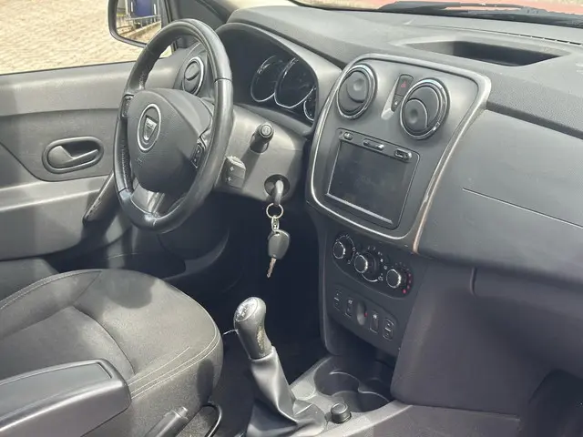 Dacia Logan MCV 0.9 TCe Prestige 2014 Benzine 12