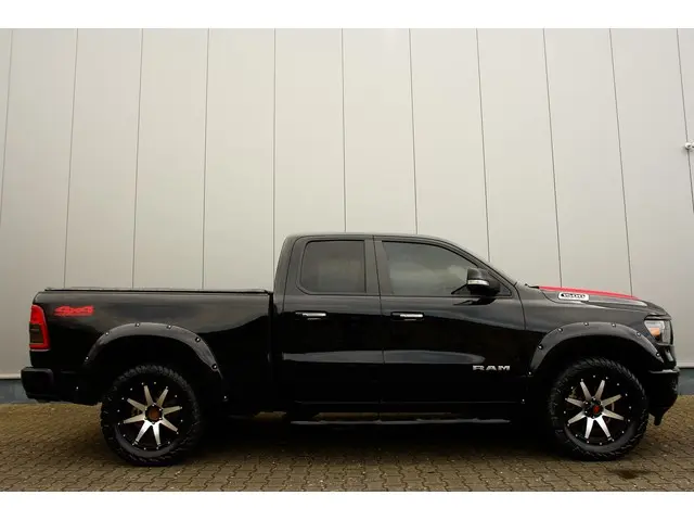 Dodge Ram 1500 DODGE 5.7 V8 Black Edition 2019 LPG/Gas