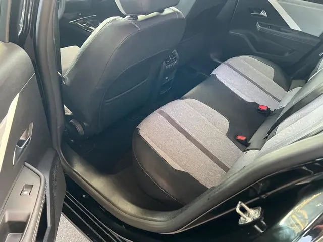 Opel Astra 1.2 Business Edition als Nieuw 2023 Benzine 7