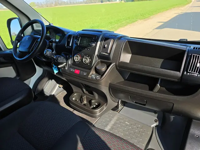 Peugeot Boxer 330 2.0 BlueHDI L2 H2 Pro 2017 Diesel 14