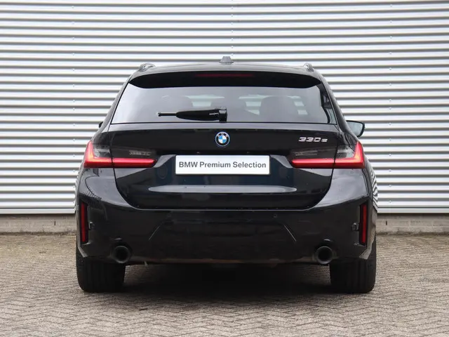 BMW 3 Serie Touring 330e 2024 Hybride Benzine 4
