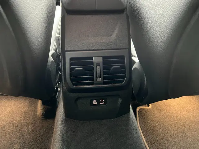 BMW 1 Serie 118i Executive Edition 2020 Benzine 9