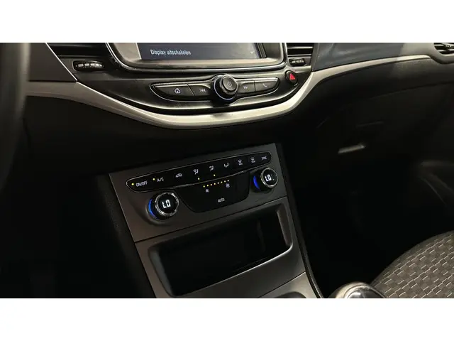 Opel Astra Sports Tourer 1.2 Blitz Edition 2020 Benzine 33