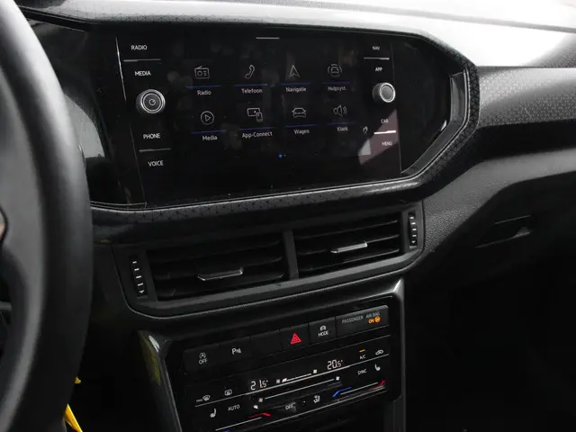 Volkswagen T-Cross 1.5 TSI 150pk DSG Style 2022 Benzine 21