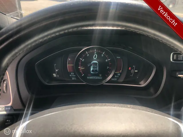 Volvo V40 1.6 T4 R-Design PANORAMA/NAVI/ECC/LM 2013 Benzine 14