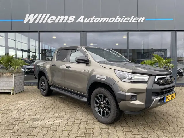 Toyota Hilux 3