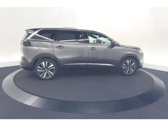 Peugeot 5008 PureTech 130 EAT8 GT-Line 2020 Benzine 8