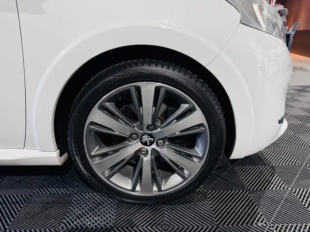 Peugeot 208 1.6 THP XY 2013 Benzine 36