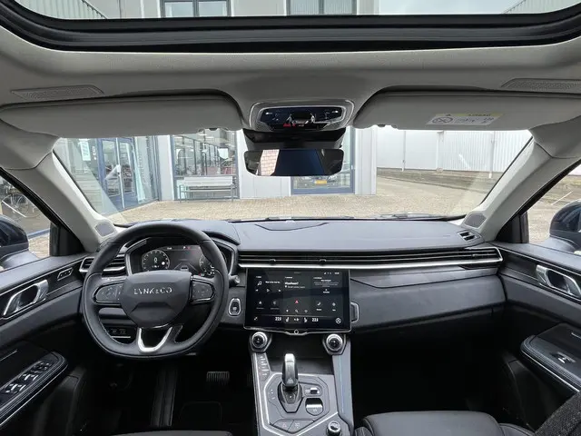 Lynk & Co 01 1.5 2023 Hybride Benzine 8