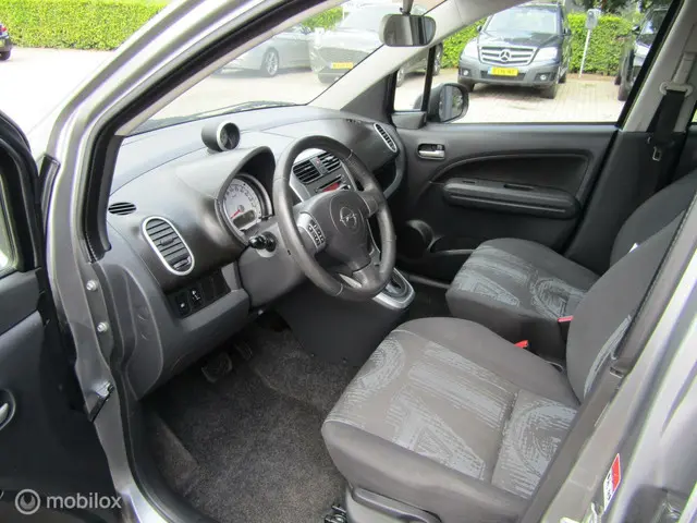 Opel Agila 1.2 Blitz Automaat 2014 Benzine 12