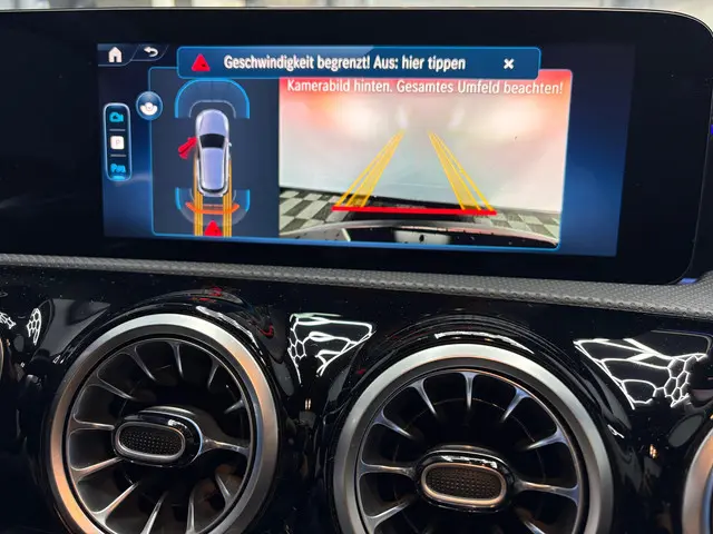 Mercedes-Benz A-Klasse 200 AMG PANO 2024 2024 Benzine 17