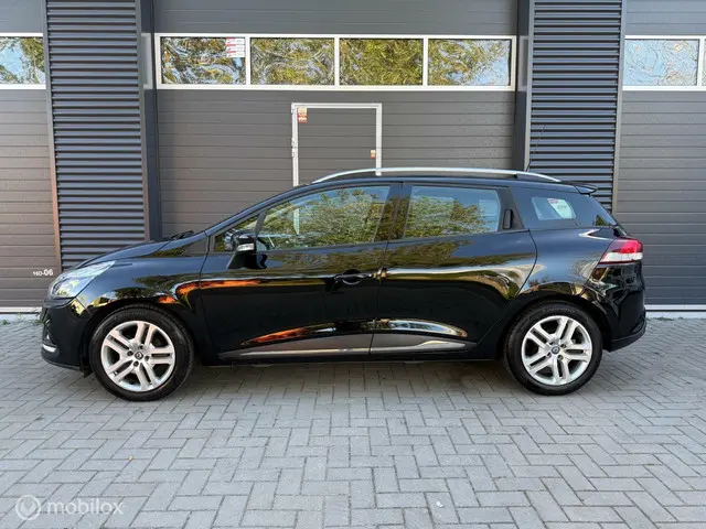 Renault Clio Estate 0.9 TCe Limited 2019 Benzine 23