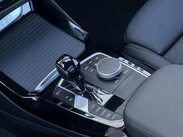 BMW X3 xDrive30e 2024 Hybride Benzine 21