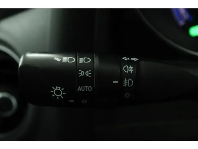 Toyota Auris 1.8 Hybrid Dynamic 2018 Hybride Benzine 32